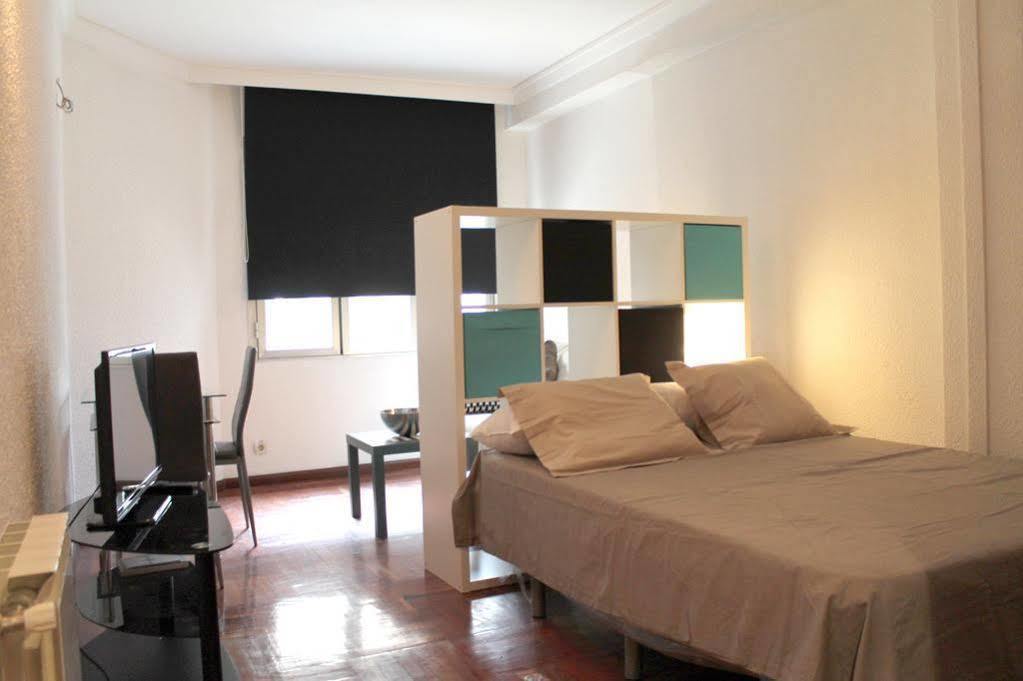 Apartamentos Rialto Madrid Exterior foto