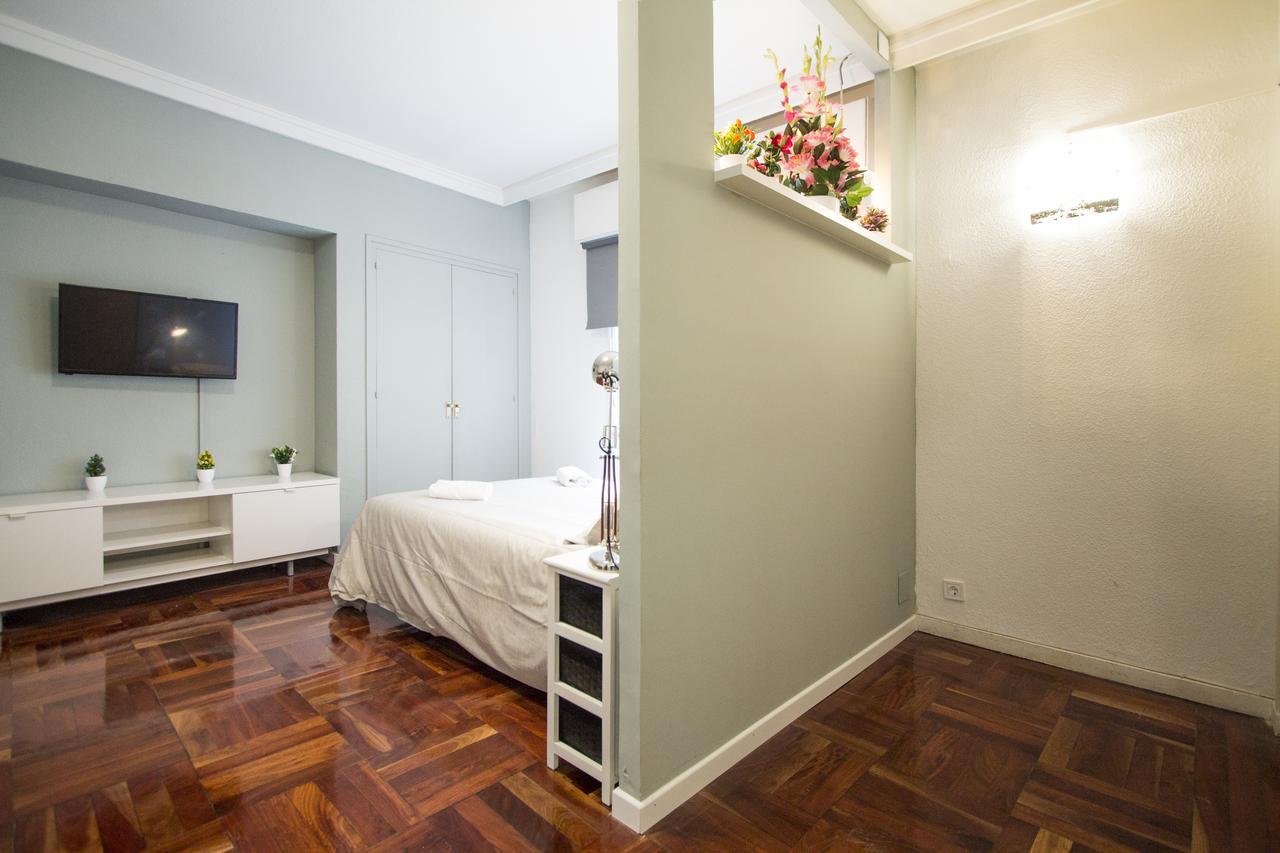 Apartamentos Rialto Madrid Exterior foto