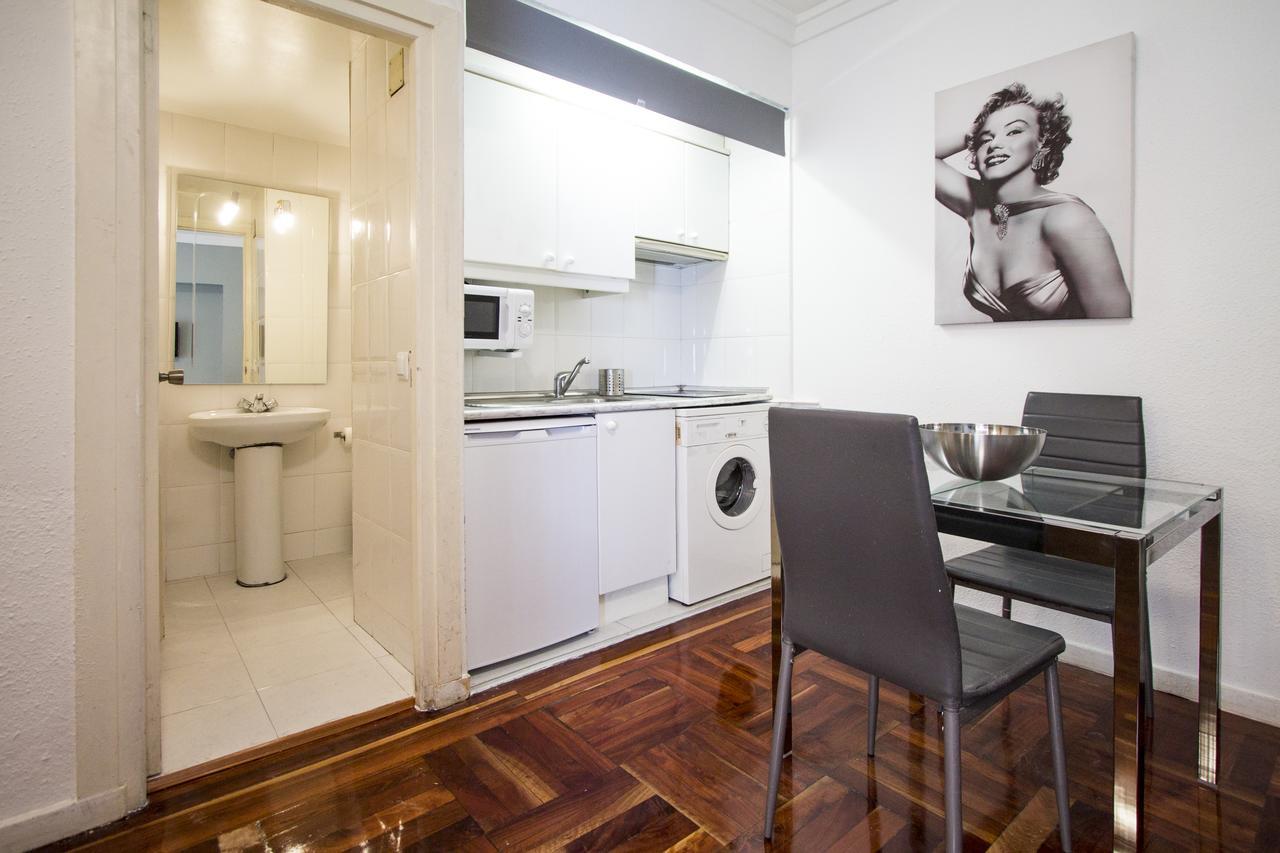Apartamentos Rialto Madrid Exterior foto