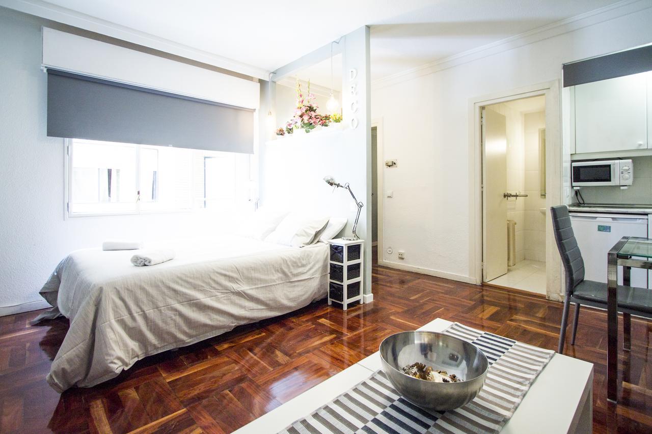 Apartamentos Rialto Madrid Exterior foto